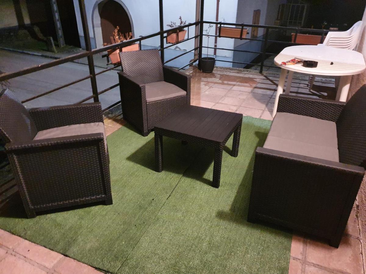 Appartement F1 Rez De Chausser Bg N°2 Bains-les-Bains Buitenkant foto